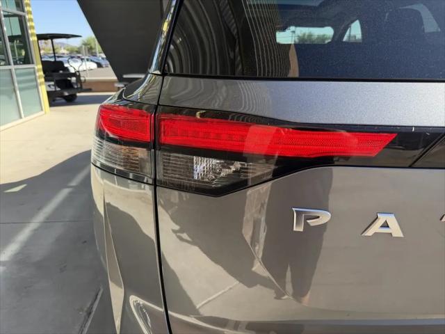 2025 Nissan Pathfinder SL FWD