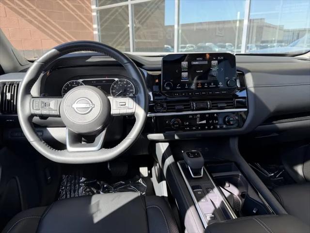 2025 Nissan Pathfinder SL FWD