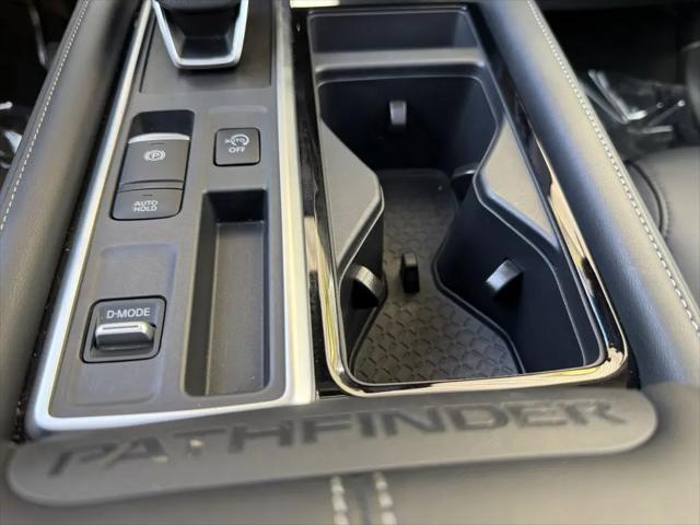 2025 Nissan Pathfinder SL FWD