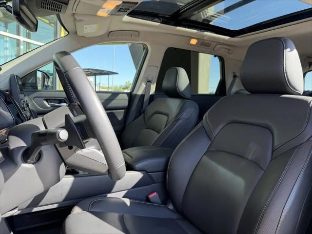 2025 Nissan Pathfinder SL FWD