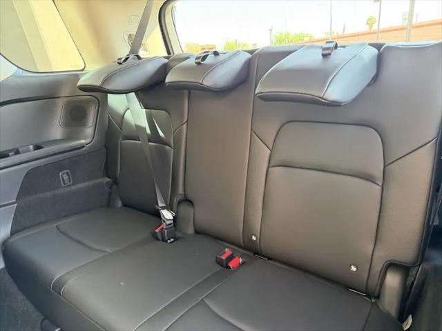 2025 Nissan Pathfinder SL FWD