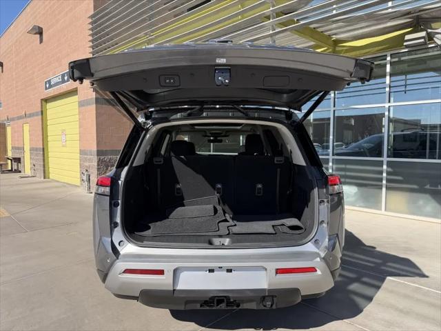 2025 Nissan Pathfinder SL FWD