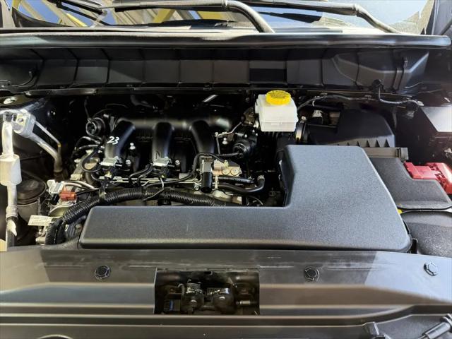 2025 Nissan Pathfinder SL FWD