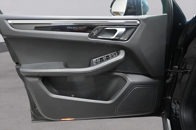 2019 Porsche Macan Macan