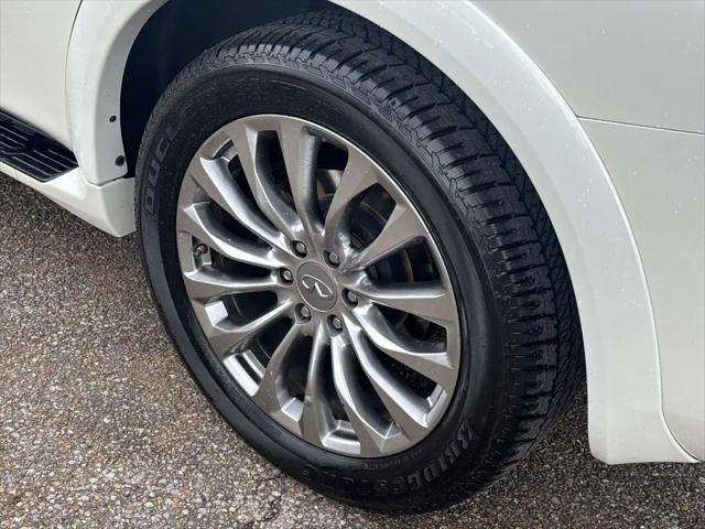 2017 INFINITI QX80 Standard