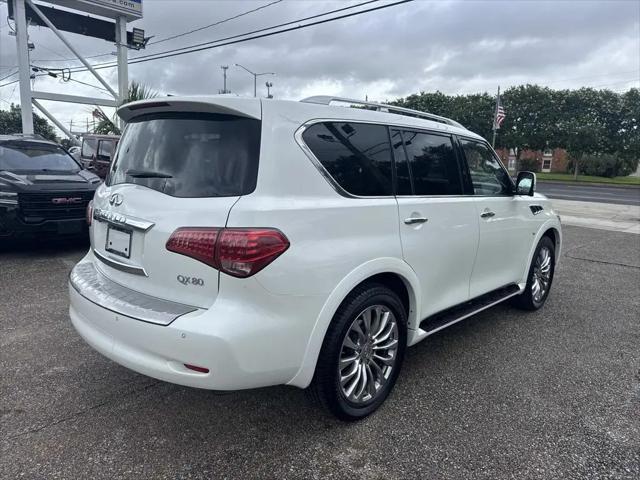 2017 INFINITI QX80 Standard
