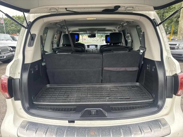 2017 INFINITI QX80 Standard