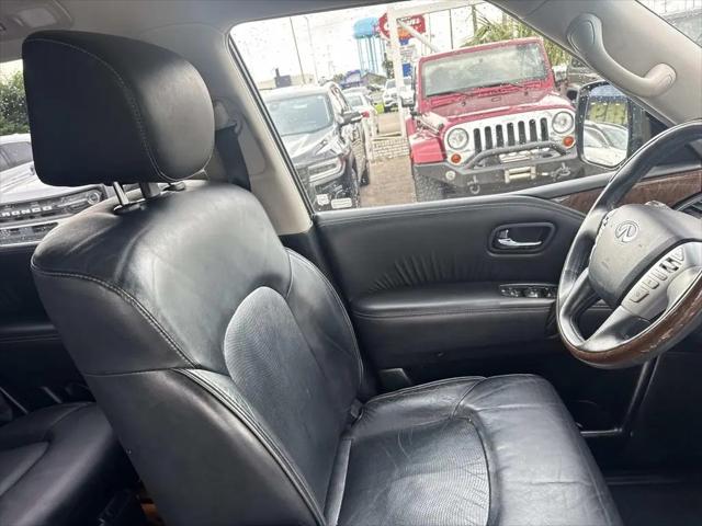 2017 INFINITI QX80 Standard