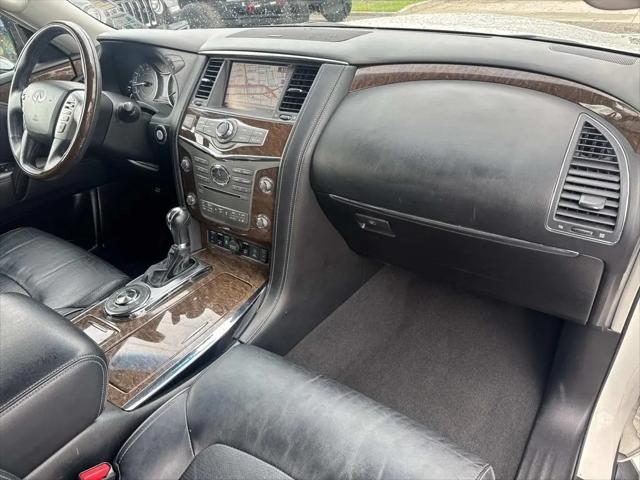 2017 INFINITI QX80 Standard