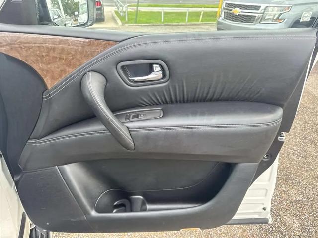 2017 INFINITI QX80 Standard