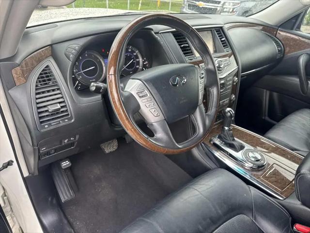 2017 INFINITI QX80 Standard