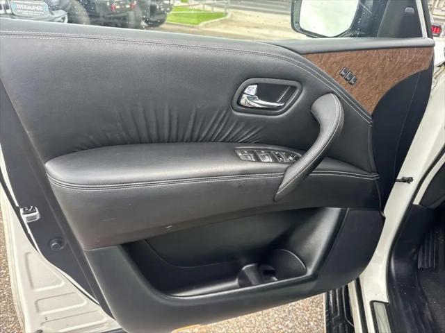 2017 INFINITI QX80 Standard