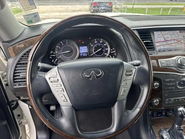 2017 INFINITI QX80 Standard