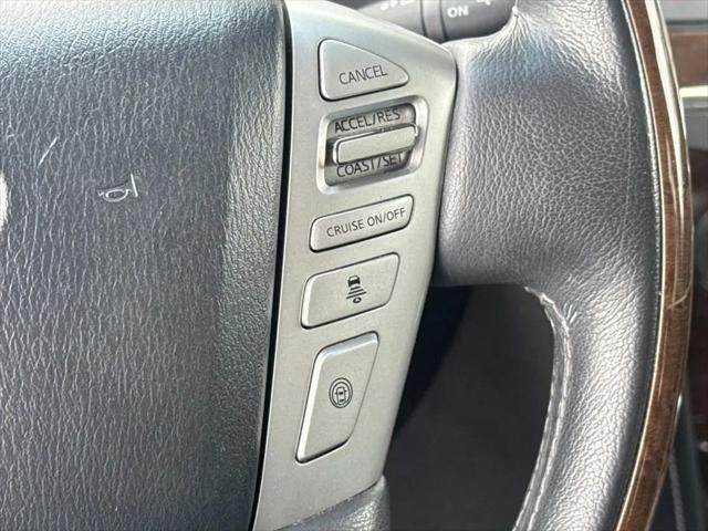 2017 INFINITI QX80 Standard