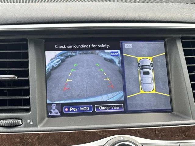 2017 INFINITI QX80 Standard
