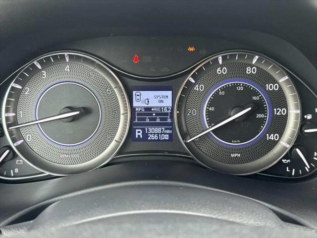 2017 INFINITI QX80 Standard