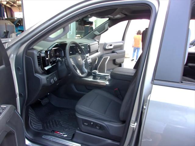 2026 Chevrolet Silverado 1500 4WD Crew Cab Standard Bed LT