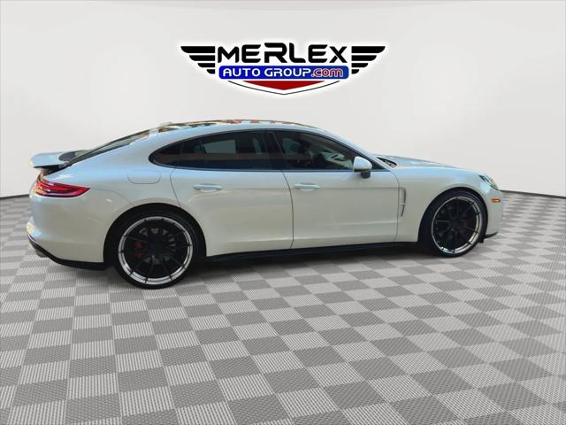 2018 Porsche Panamera 4
