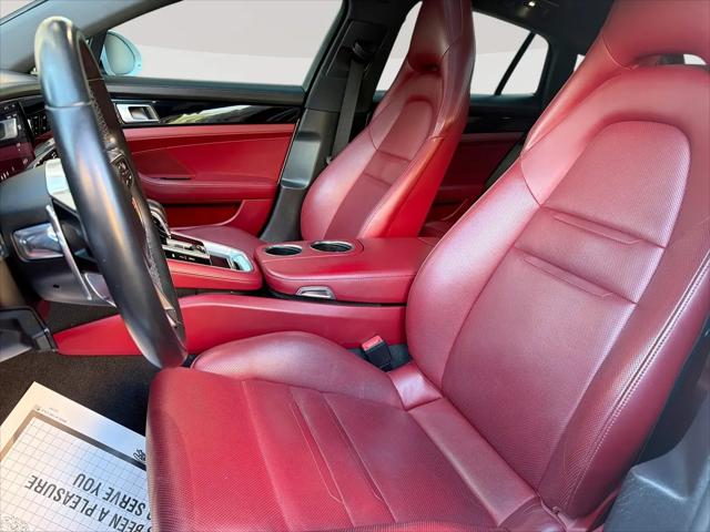 2018 Porsche Panamera 4