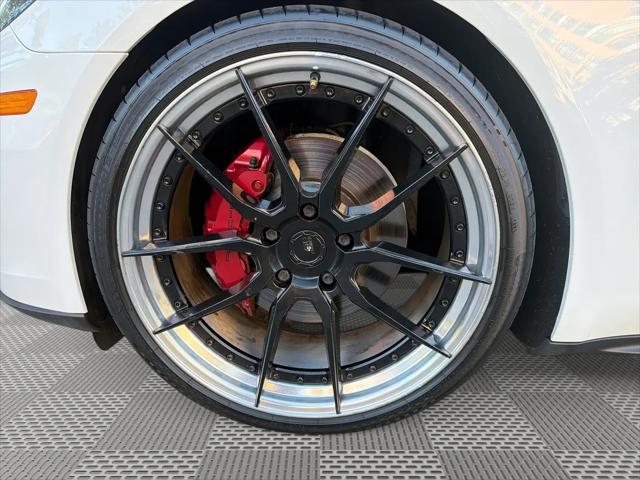 2018 Porsche Panamera 4