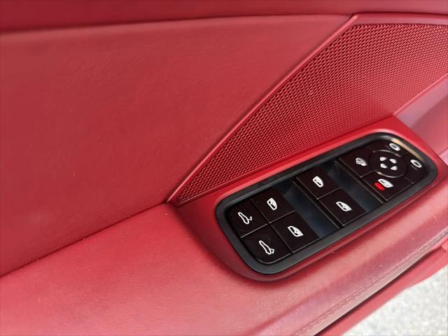 2018 Porsche Panamera 4