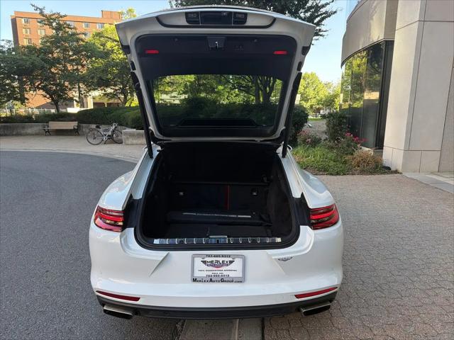 2018 Porsche Panamera 4