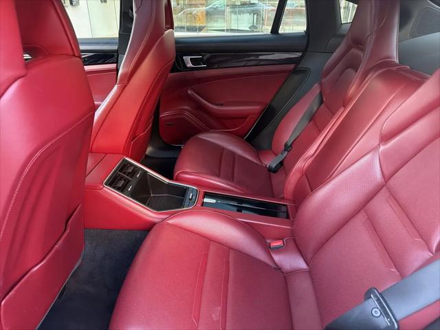 2018 Porsche Panamera 4