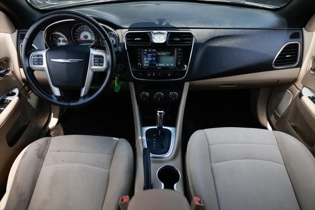 2013 Chrysler 200 Touring