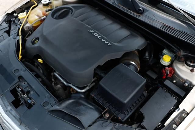 2013 Chrysler 200 Touring