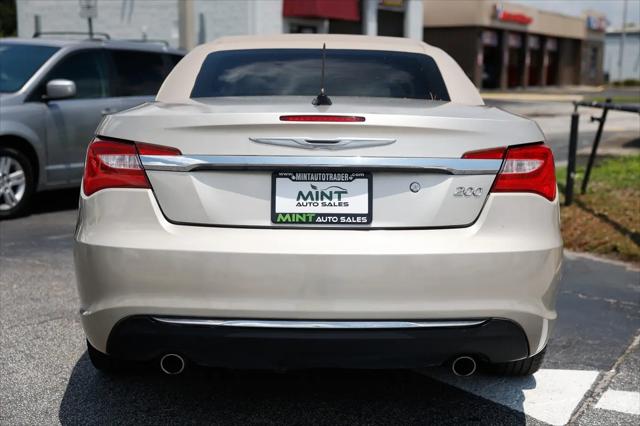 2013 Chrysler 200 Touring