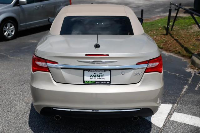 2013 Chrysler 200 Touring