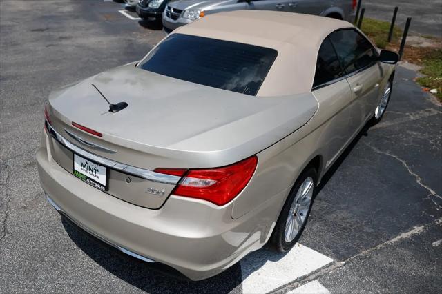 2013 Chrysler 200 Touring