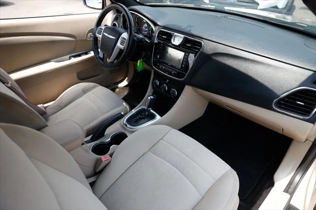 2013 Chrysler 200 Touring