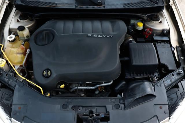2013 Chrysler 200 Touring