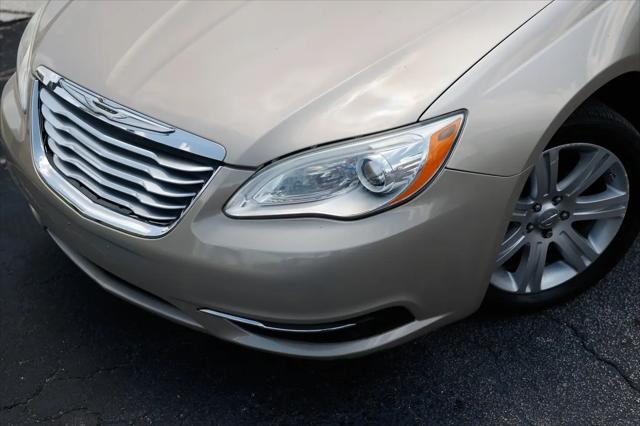 2013 Chrysler 200 Touring