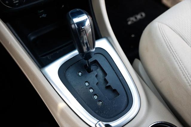 2013 Chrysler 200 Touring