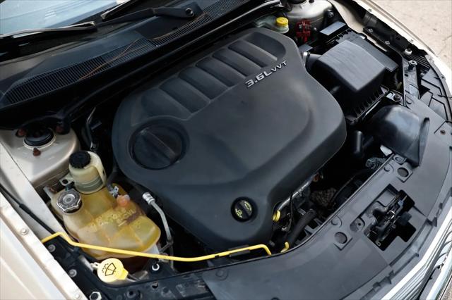 2013 Chrysler 200 Touring
