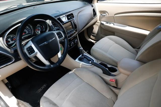 2013 Chrysler 200 Touring