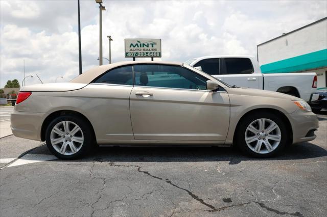 2013 Chrysler 200 Touring