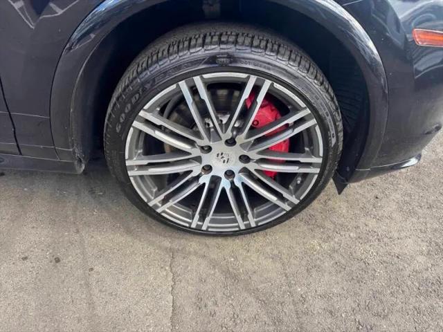 2016 Porsche Cayenne GTS