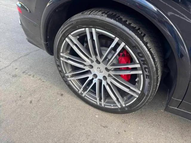 2016 Porsche Cayenne GTS