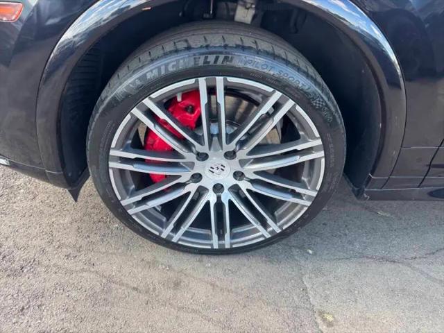 2016 Porsche Cayenne GTS
