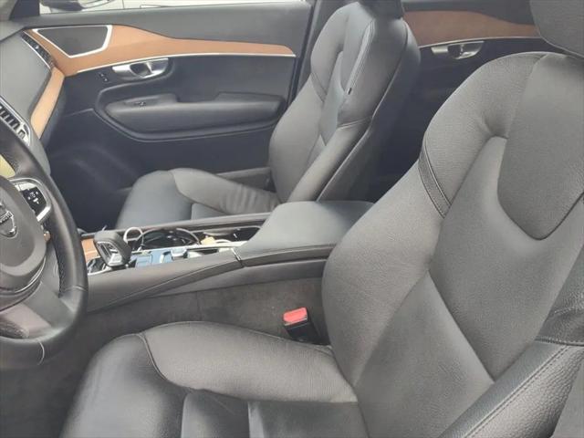 2024 Volvo XC90 B5 Plus Bright Theme