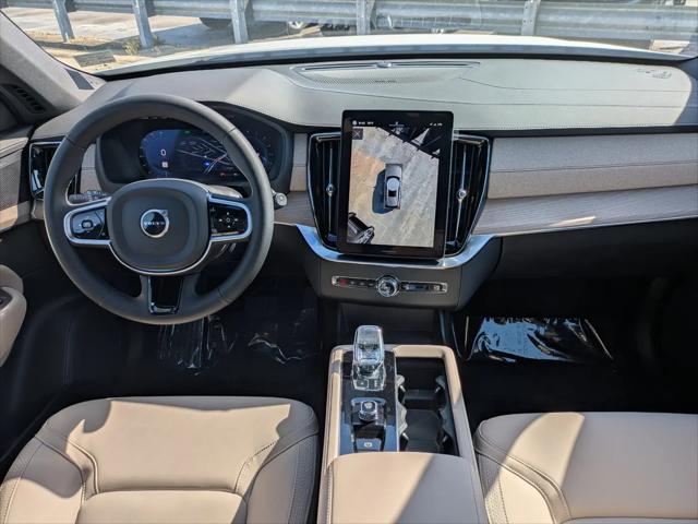 2025 Volvo XC90 B6 Plus 7-Seater