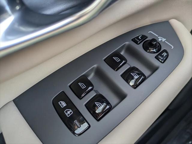 2025 Volvo XC90 B6 Plus 7-Seater