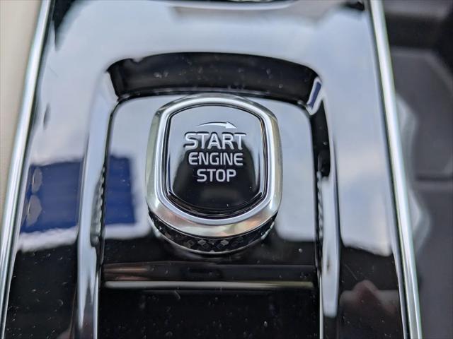 2025 Volvo XC90 B6 Plus 7-Seater