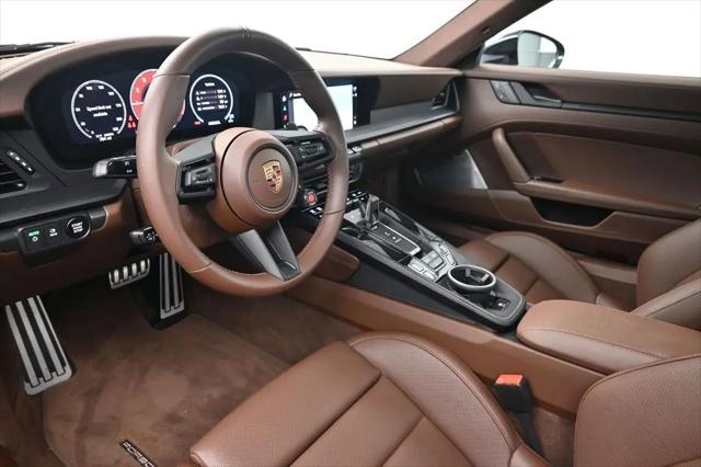 2025 Porsche 911 Carrera 4 GTS