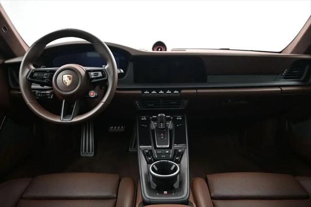 2025 Porsche 911 Carrera 4 GTS