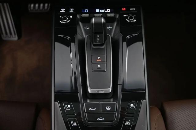 2025 Porsche 911 Carrera 4 GTS