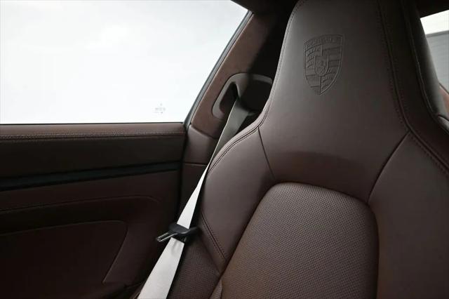 2025 Porsche 911 Carrera 4 GTS